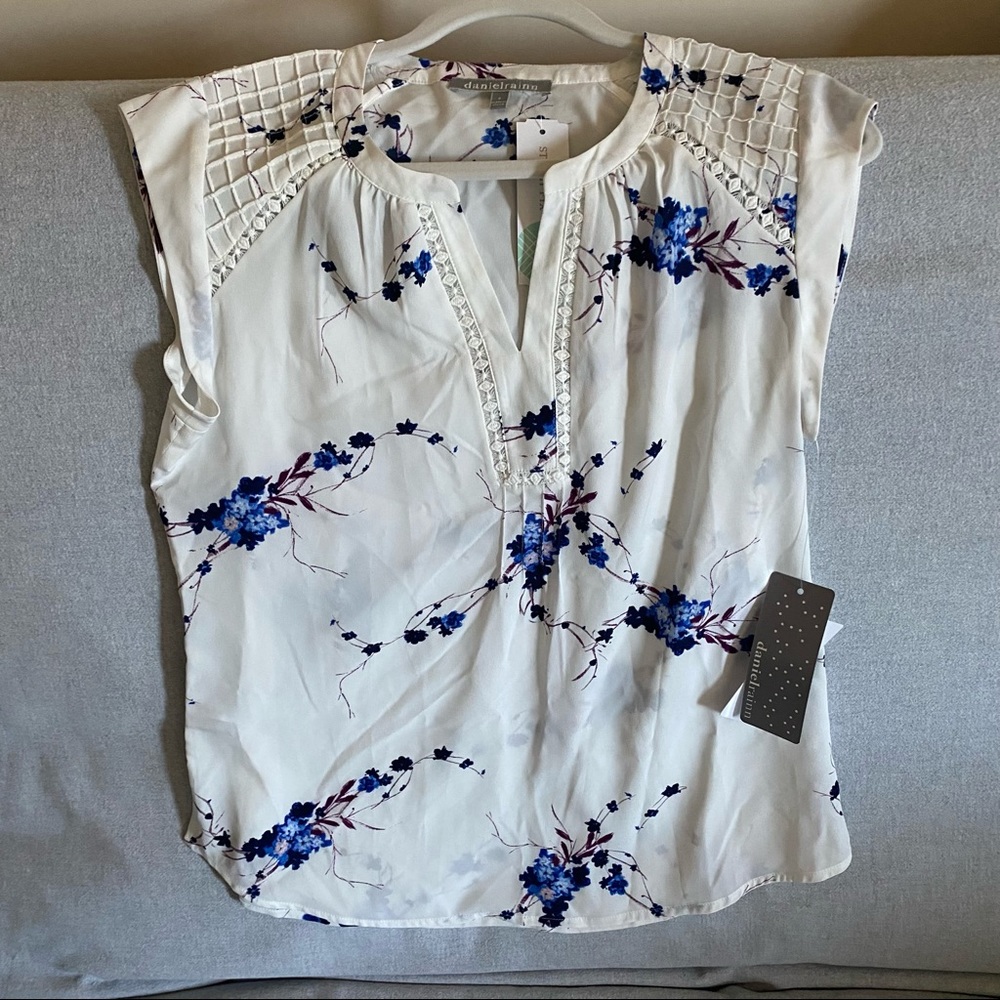NWT Daniel Rainn Floral Blouse